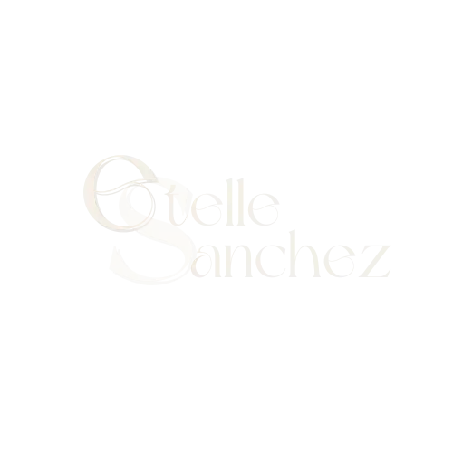 Logo Estelle Sanchez en clair Photographe mariage et lifestyle à Toulouse