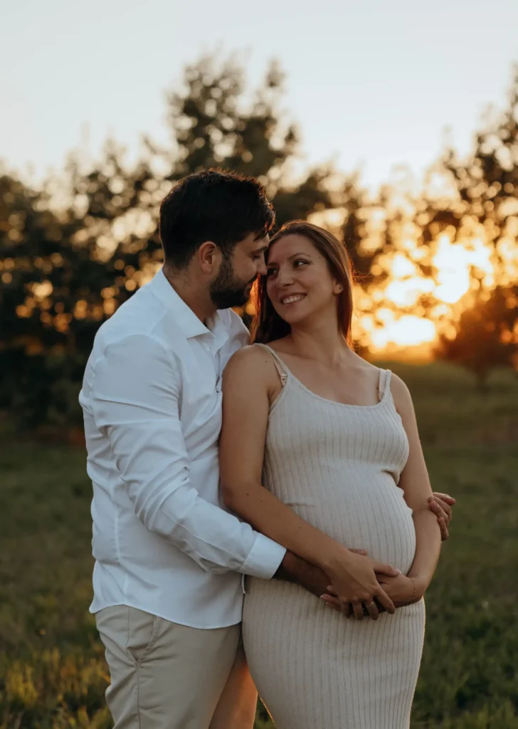 Séance grossesse en coucher de soleil à Fonsorbes près de Toulouse